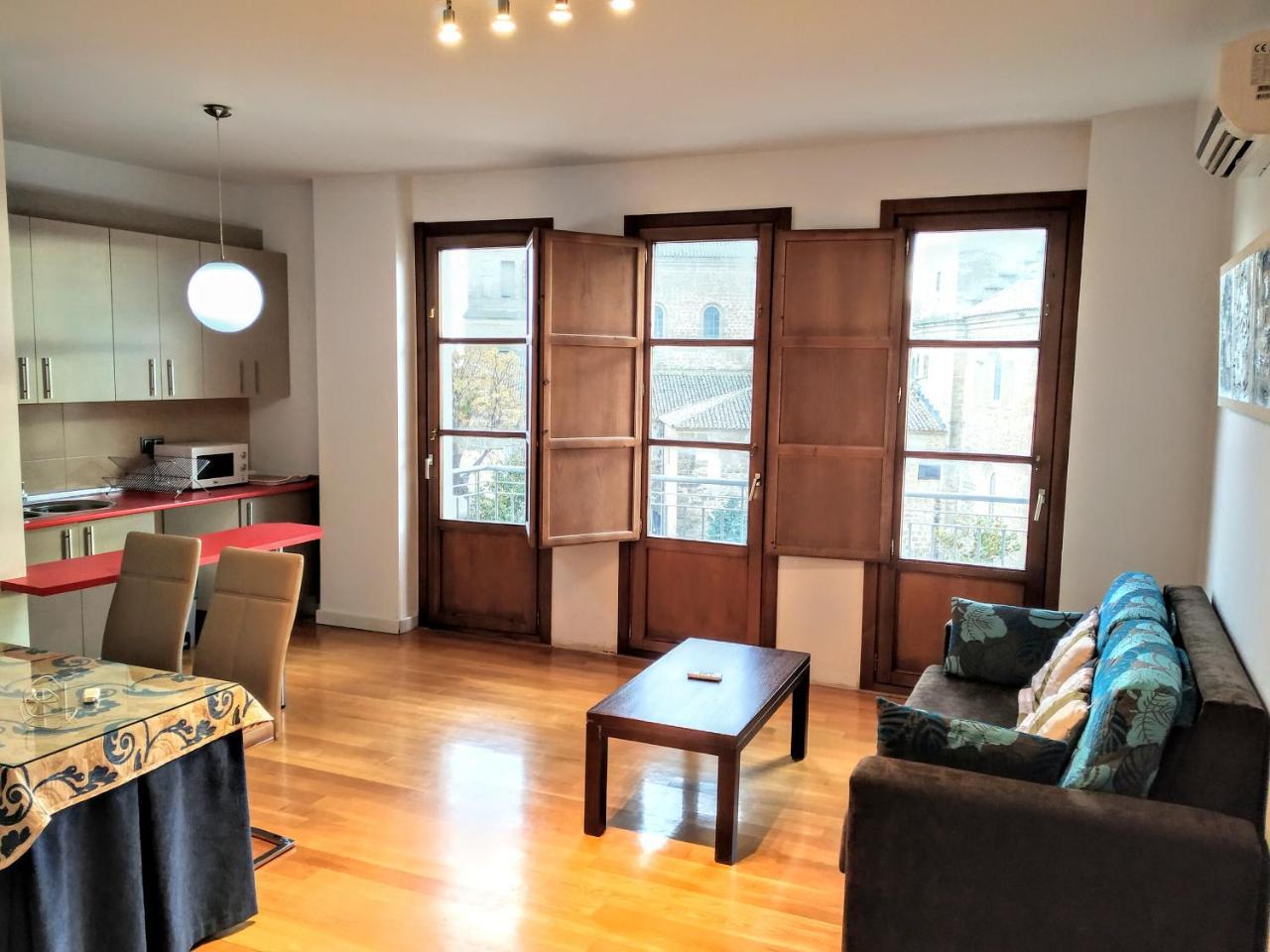 Apartamentos Sol Hospital Santiago อูเบดา ภายนอก รูปภาพ